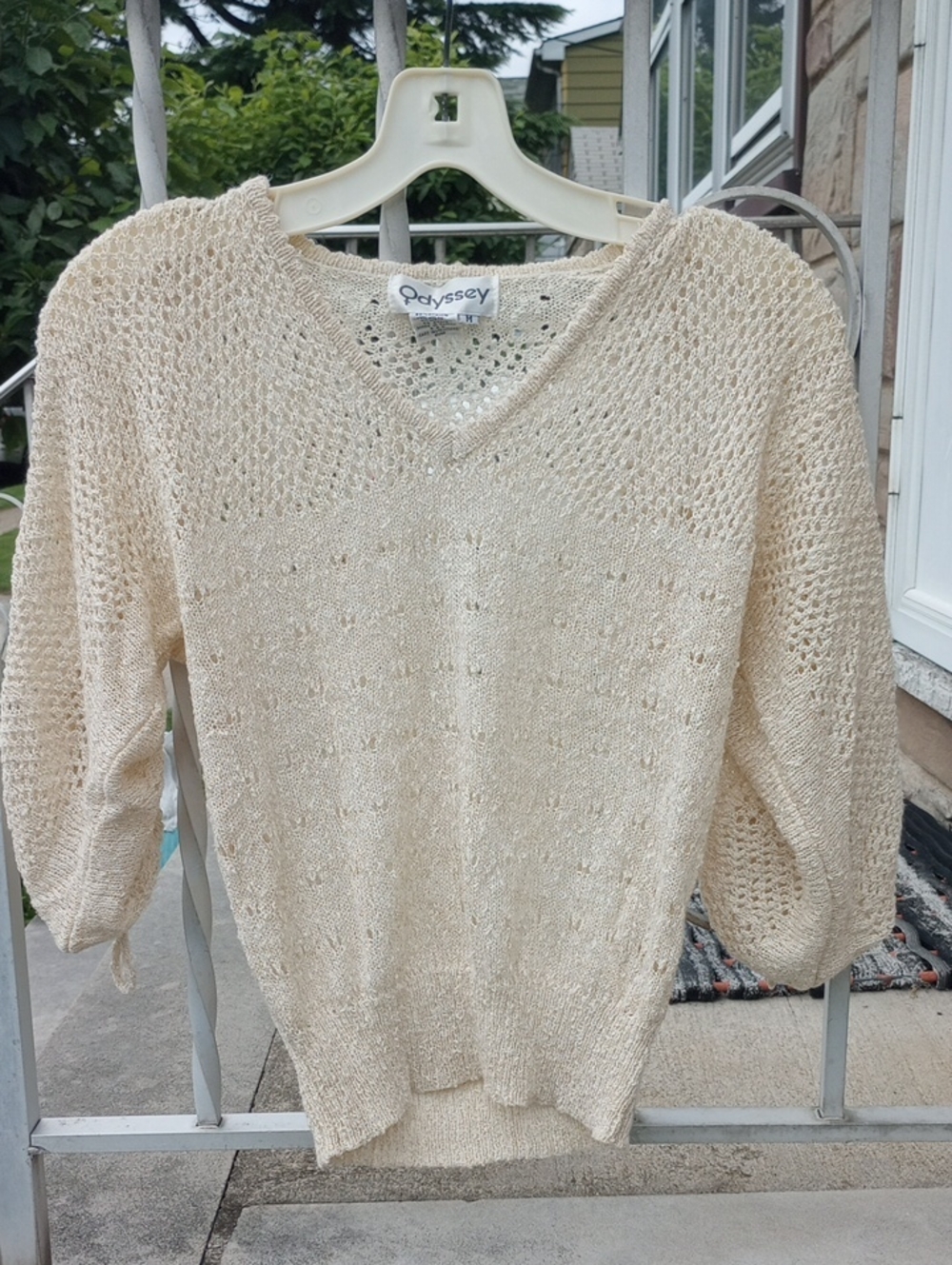 Odyssey Vintage Retro Ivory Cream Sweater w/ Gold Metallic Accents